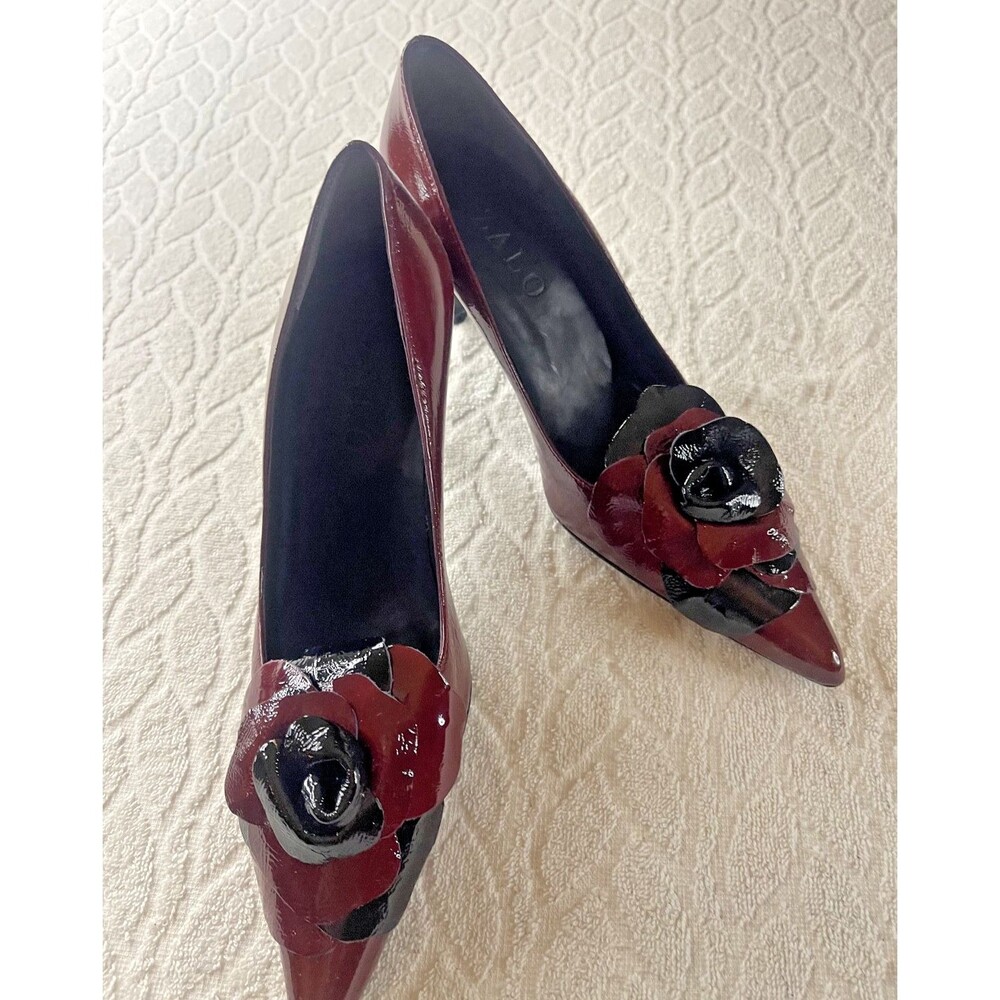 ZALO Sz 6.5 Vintage Red & Black Flower Embellished Patent Leather Pumps Pointed